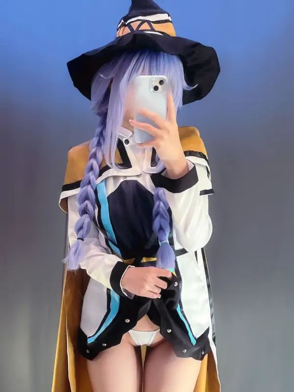 Ayame – 新作 9分钟 Cos Roxy [33P+4V/268MB]